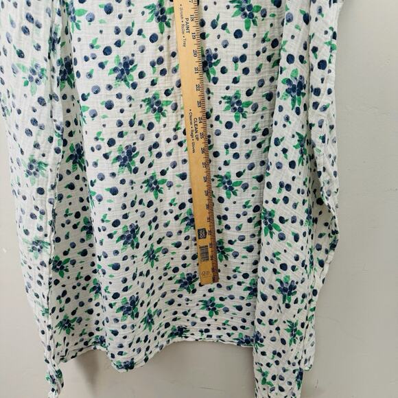 Little Unicorn Cotton Muslin Swaddle Berry Design - Picture 5 of 6